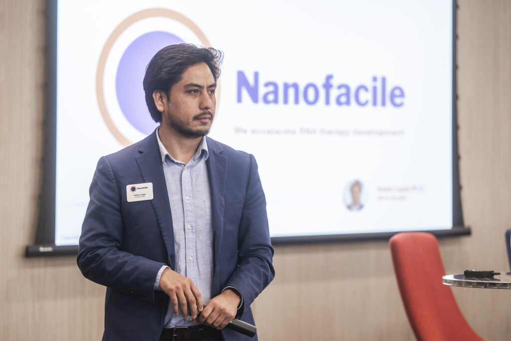 Ruben Lopez, Nanofacile